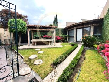 Casa en venta de una planta en Cipreses de Zavaleta