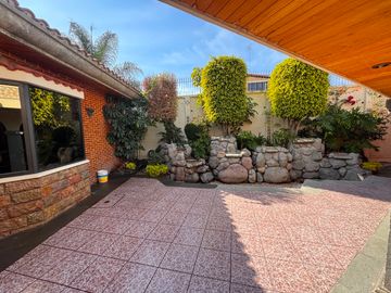 Casa en venta de una planta en Cipreses de Zavaleta