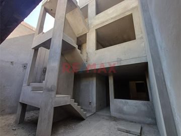 Venta De Terreno Con Multifamiliar De 3 Pisos – Urb. Covidunt, Trujillo