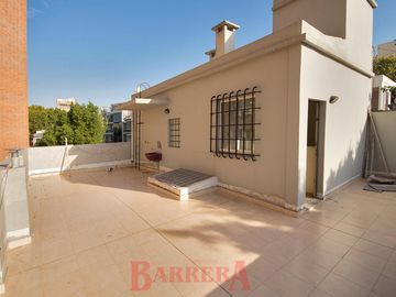Av. De los Incas al 3800, Casa 280 m2 cubiertos sobre lote 199 m2 Refaccionada, faltan detalles