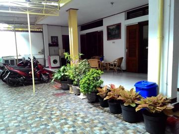 Rumah Strategis Pusat Kota Daerah Gubeng Dekat Siloam