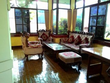 Rumah Strategis Pusat Kota Daerah Gubeng Dekat Siloam