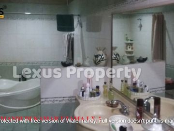 5 Bedroom House for sale