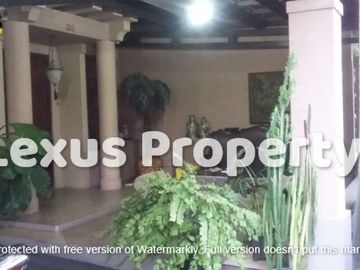5 Bedroom House for sale