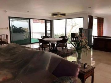 Disewakan Rumah Pondok Indah,2Lantai lokasi nyaman Big Size