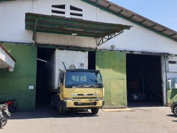 Gudang Siap Pakai di Jalan Raya Tanjungsari