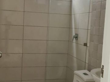 Venta de casa cerca del Riocentro Dorado y Plaza Batan, La Aurora, Guayaquil