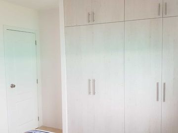 Venta de casa cerca del Riocentro Dorado y Plaza Batan, La Aurora, Guayaquil