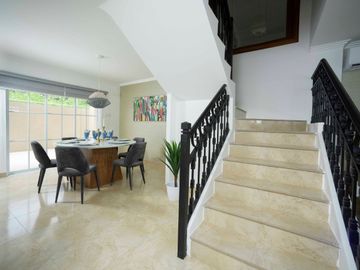 Venta de casa cerca del Riocentro Dorado y Plaza Batan, La Aurora, Guayaquil
