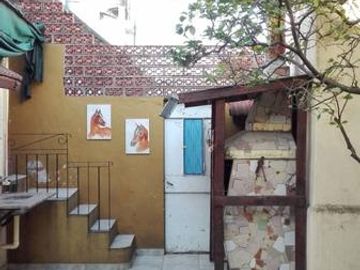 VENTA CASA DOS DORMITORIOS CON COCHERA