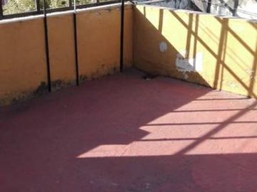 VENTA CASA DOS DORMITORIOS CON COCHERA