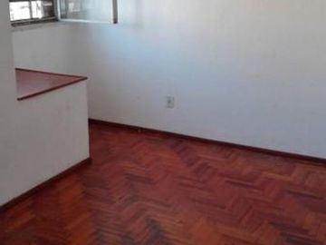 VENTA CASA DOS DORMITORIOS CON COCHERA
