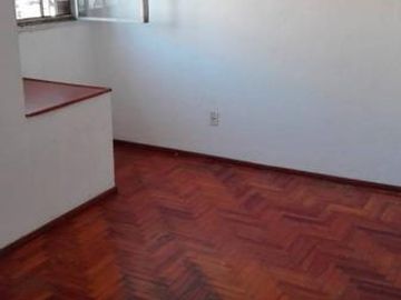 VENTA CASA DOS DORMITORIOS CON COCHERA