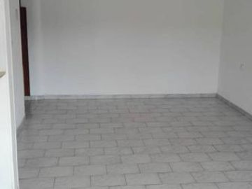 VENTA CASA DOS DORMITORIOS CON COCHERA