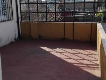 VENTA CASA DOS DORMITORIOS CON COCHERA