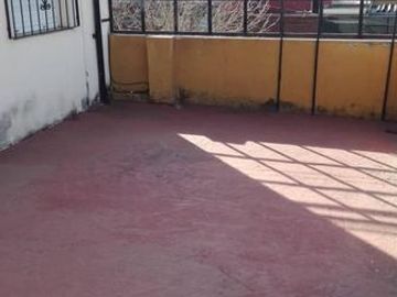 VENTA CASA DOS DORMITORIOS CON COCHERA
