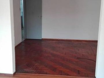 VENTA CASA DOS DORMITORIOS CON COCHERA