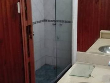 VENTA CASA DOS DORMITORIOS CON COCHERA