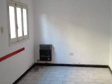VENTA CASA DOS DORMITORIOS CON COCHERA