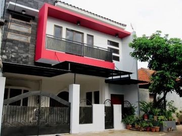 Rumah Lebak Bulus di Perumahan dekat MRT Lebak Bulus