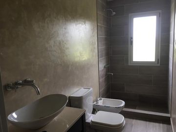 Casa a la Venta 4 ambientes Barrio El Canton Puerto con pileta