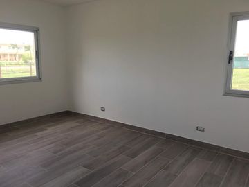 Casa a la Venta 4 ambientes Barrio El Canton Puerto con pileta