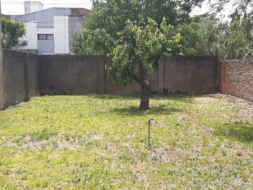 SE VENDE CASA 1° JUNTA 100 lote 10x50