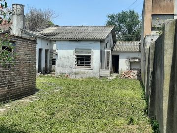 SE VENDE CASA 1° JUNTA 100 lote 10x50