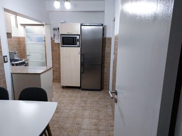 DEPARTAMENTO TRES AMBIENTES CON COCHERA (VENTA)