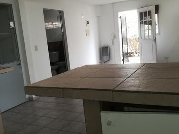 DEPTO 2 AMB CON COCHERA EN TIGRE .COMPLEJO CON PISCINA .MAIPU 313