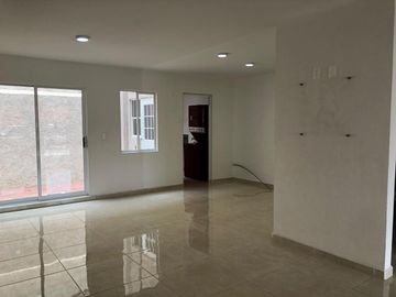 Amplia casa en pachuca de 3 recamaras en precioso fraccionamiento .