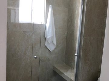 Amplia casa en pachuca de 3 recamaras en precioso fraccionamiento .