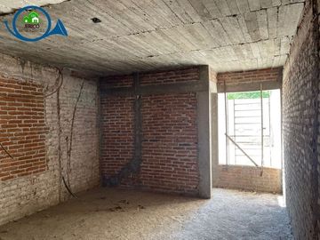 CASA PARA REMODELAR EN VENTA EN  LAS QUINTAS