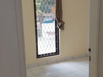 Disewakan Rumah Kencana Loka Blok K Siap Huni Lokasi Dekat Sekolah Ternama - Granada & Stasiun Rawa Buntu