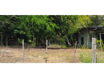 SAN FELIX CASA CON LOTE ORILLA DE PANAMERICANA