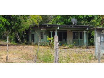 SAN FELIX CASA CON LOTE ORILLA DE PANAMERICANA