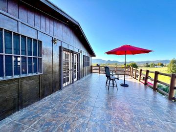 1.81 HA FRENTE A FINCA ALTOZANO EN VALLE DE GUADALUPE