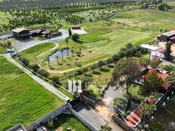 1.81 HA FRENTE A FINCA ALTOZANO EN VALLE DE GUADALUPE