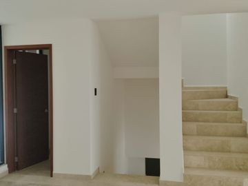 CASA EN LOMAS DE CHAPULTEPEC CADA HABITACION CON VESTIDOR