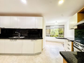¡OPORTUNIDAD ÚNICA! EXCLUSIVO APARTAMENTO EN VENTA EN CABECERA, BUCARAMANGA 🌳✨. Cod V23657