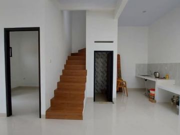 Rumah baru 2 lantai siap huni bebas banjir di Mustika jaya Bekasi timur