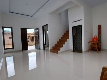 Rumah baru 2 lantai siap huni bebas banjir di Mustika jaya Bekasi timur