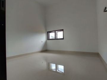 Rumah baru 2 lantai siap huni bebas banjir di Mustika jaya Bekasi timur