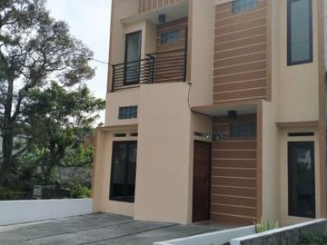 Rumah 2 lantai harga 1 lantai view gunung salak