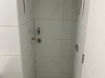 SE VENDE DEPARTAMENTO A PASOS METRO HOSPITALES