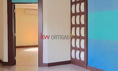 House with Pool for Sale in Dasmari&ntilde;as Village, Makati City