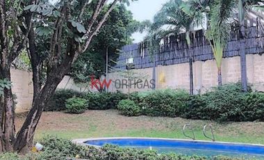 House with Pool for Sale in Dasmari&ntilde;as Village, Makati City