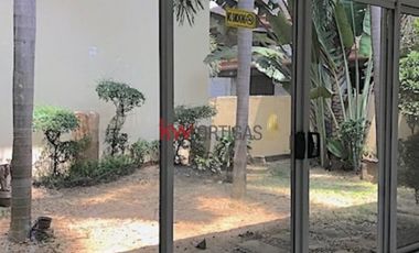 House with Pool for Sale in Dasmari&ntilde;as Village, Makati City