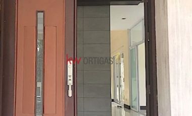 House with Pool for Sale in Dasmari&ntilde;as Village, Makati City
