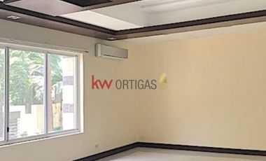 House with Pool for Sale in Dasmari&ntilde;as Village, Makati City